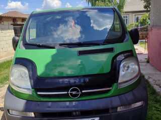 Opel Vivaro foto 1