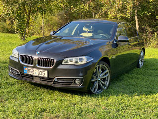 BMW 5 Series foto 2