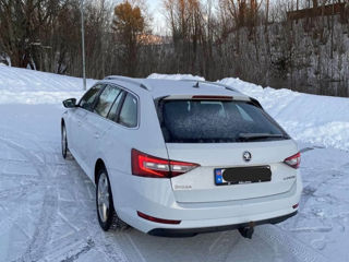 Skoda Superb foto 3