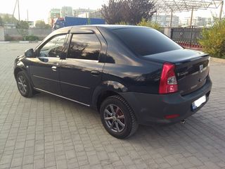 Dacia Logan foto 1