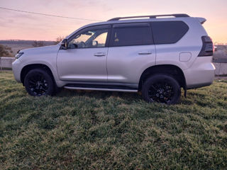 Toyota Land Cruiser Prado foto 3