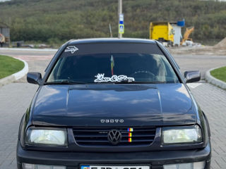 Volkswagen Vento foto 2