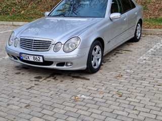 Mercedes E-Class foto 2