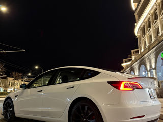 Tesla Model 3 foto 5