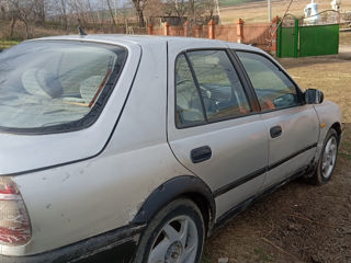 Nissan Sunny foto 3