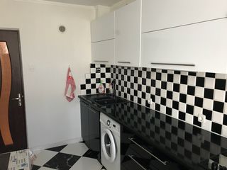 vind apartament cu 3 camere foto 4