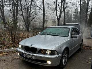 BMW 5 Series foto 3