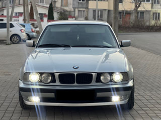 BMW 5 Series foto 5