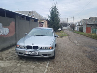 BMW 5 Series foto 2