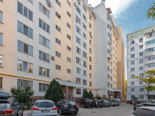 Apartament cu 2 camere, 74 m², Buiucani, Chișinău foto 17