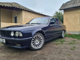 BMW 5 Series foto 3