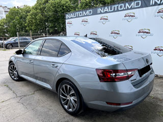 Skoda Superb foto 2