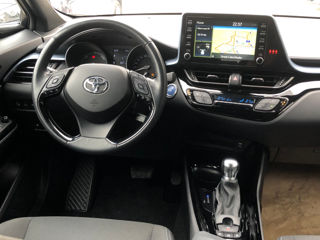 Toyota C-HR foto 12