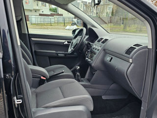 Volkswagen Touran foto 7