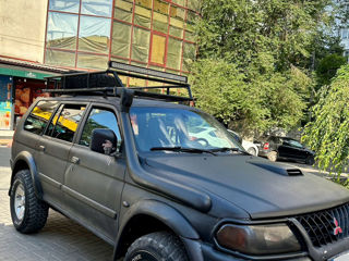 Mitsubishi Pajero Sport foto 4