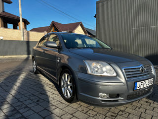 Toyota Avensis foto 4