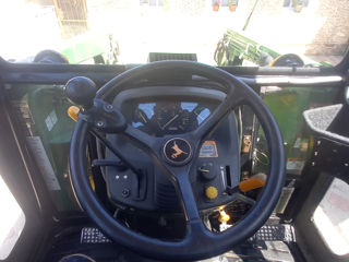 Vind tractor american John Deere 4500 cu incarcator frontal,54 cai putere!Nu am card bancar!