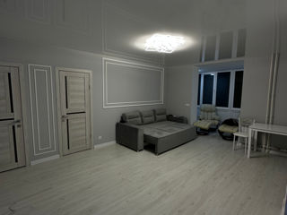 Apartament cu 2 camere, 52 m², Buiucani, Chișinău foto 2