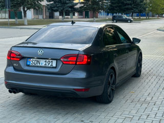 Volkswagen Jetta foto 4