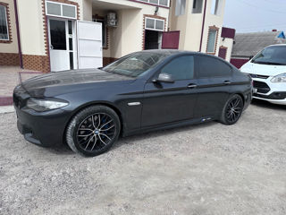 BMW 5 Series foto 7