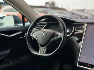 Tesla Model S foto 8