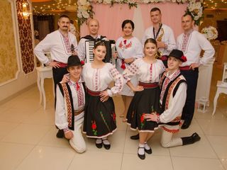 Formația - Doina Moldovei, muzica pentru petreceri, nunti si cumatrii la pret accesibil.