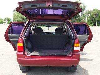 Mazda Tribute foto 2