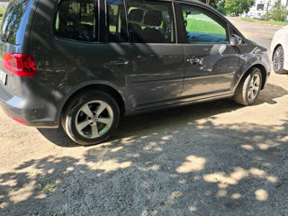 Volkswagen Touran foto 4