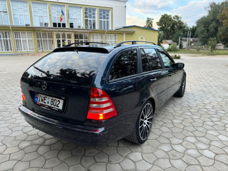 Mercedes C-Class foto 6