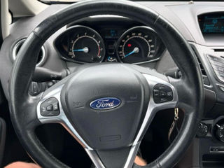 Ford Fiesta foto 6