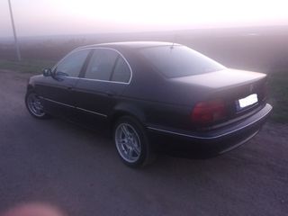 BMW 5 Series foto 5