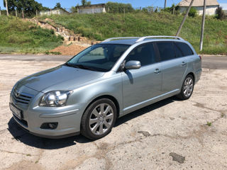 Toyota Avensis foto 4