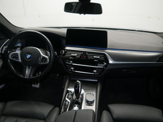 BMW 5 Series foto 10