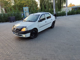 Dacia Logan foto 2