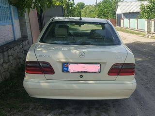 Mercedes E Class foto 3