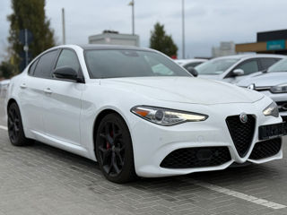 Alfa Romeo Giulia foto 2