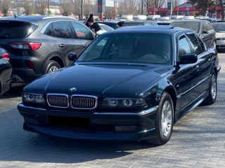 BMW 7 Series foto 1