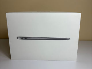 MacBook Air M1 8/256gb cu cutie Qwerty