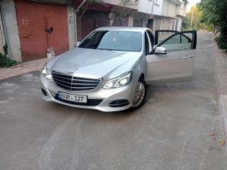 Mercedes E-Class foto 1