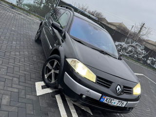 Renault Megane foto 2