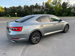 Skoda Superb foto 4