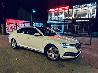 Skoda Superb foto 2