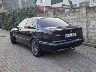 BMW 5 Series foto 4