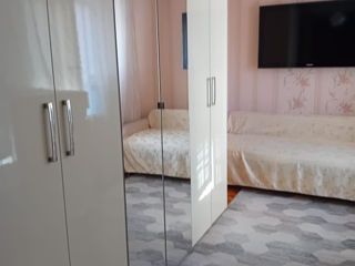 Apartament cu 2 camere, 50 m², Botanica, Chișinău foto 2