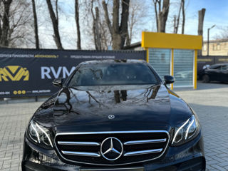 Mercedes E-Class foto 2