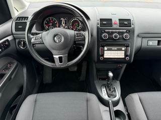 Volkswagen Touran foto 11