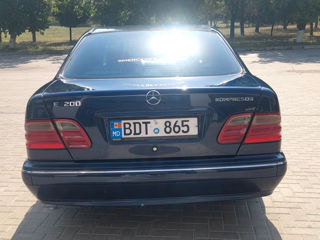 Mercedes E-Class foto 8