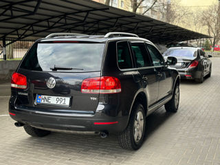 Volkswagen Touareg foto 2