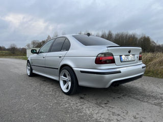 BMW 5 Series foto 5