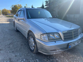 Mercedes C-Class foto 8